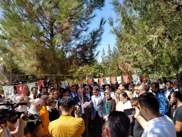 Akçakale’de 1000 Kişi CHP’ye Toplu Katılım