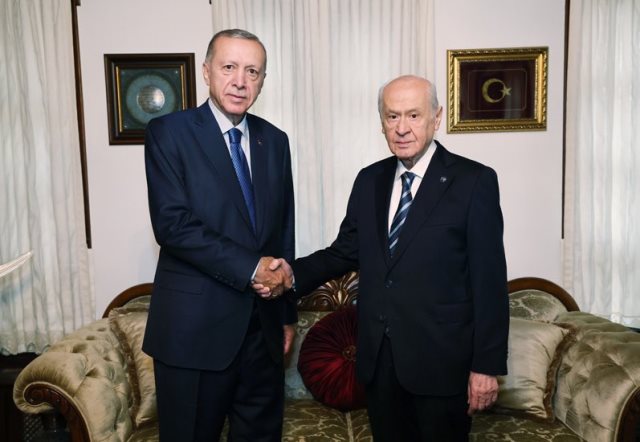 Erdoğan,Bahçeli'yi konutunda ziyaret etti.