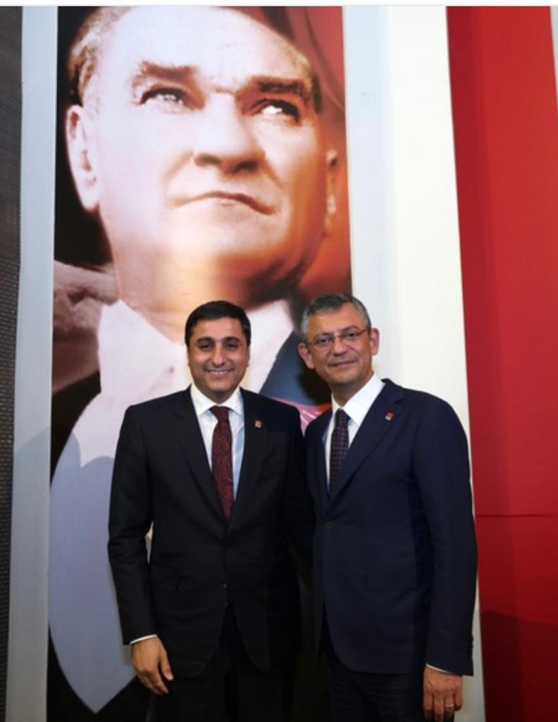 CHP Şanlıurfa İl başkanı Ferhat Karadağ, CHP Genel Başkanı Özgür Özelle